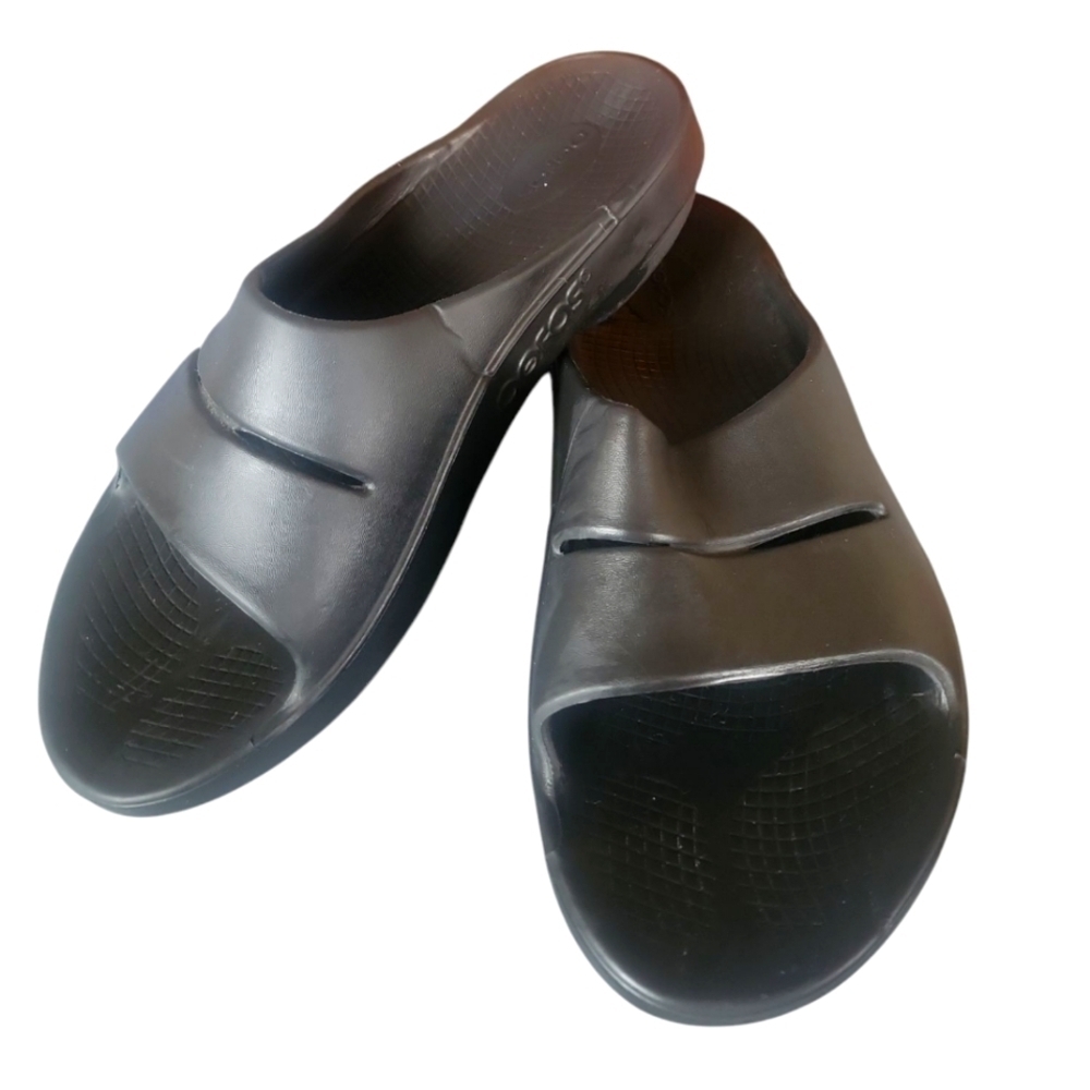 Oofos Black Luxe Latte Slide Unisex Sandals M11- W13 EU 44